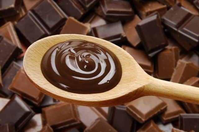 Черный шоколад поднимает давление